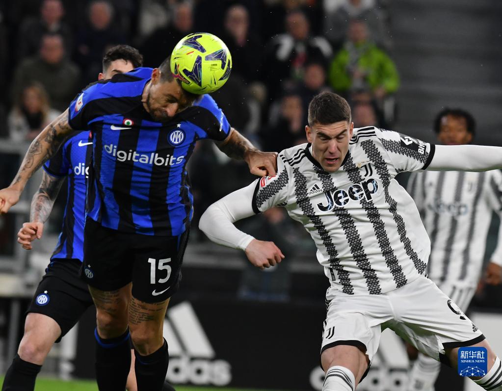 门将连续零封，稳定球队防线（门将连场零失球，稳固球队后防）