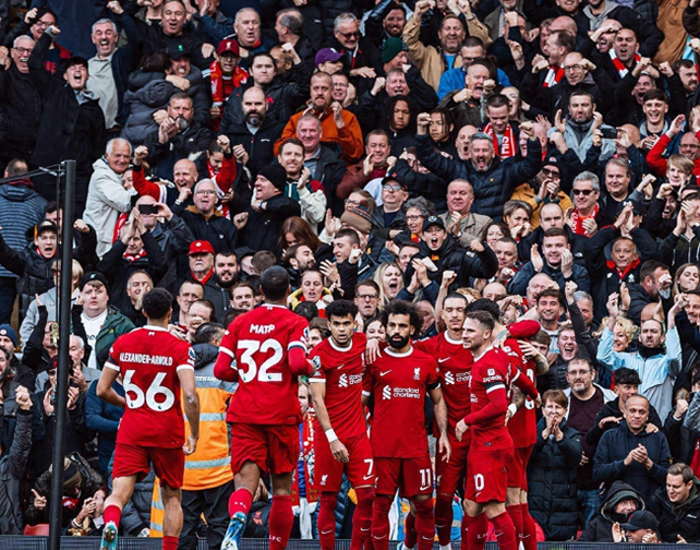 欧冠赛场精彩瞬间：皇马主场2-0取胜,（欧冠高光回顾：皇马主场2-0告捷）