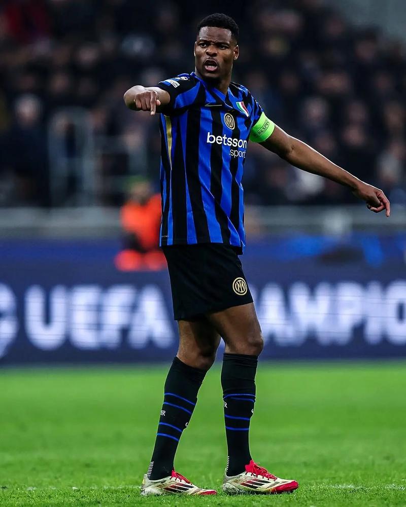 若能战胜弗拉门戈，巴黎将成为足坛历史第三支“六冠王”球队（击败弗拉门戈即可让巴黎加冕足坛史上第三支六冠王）