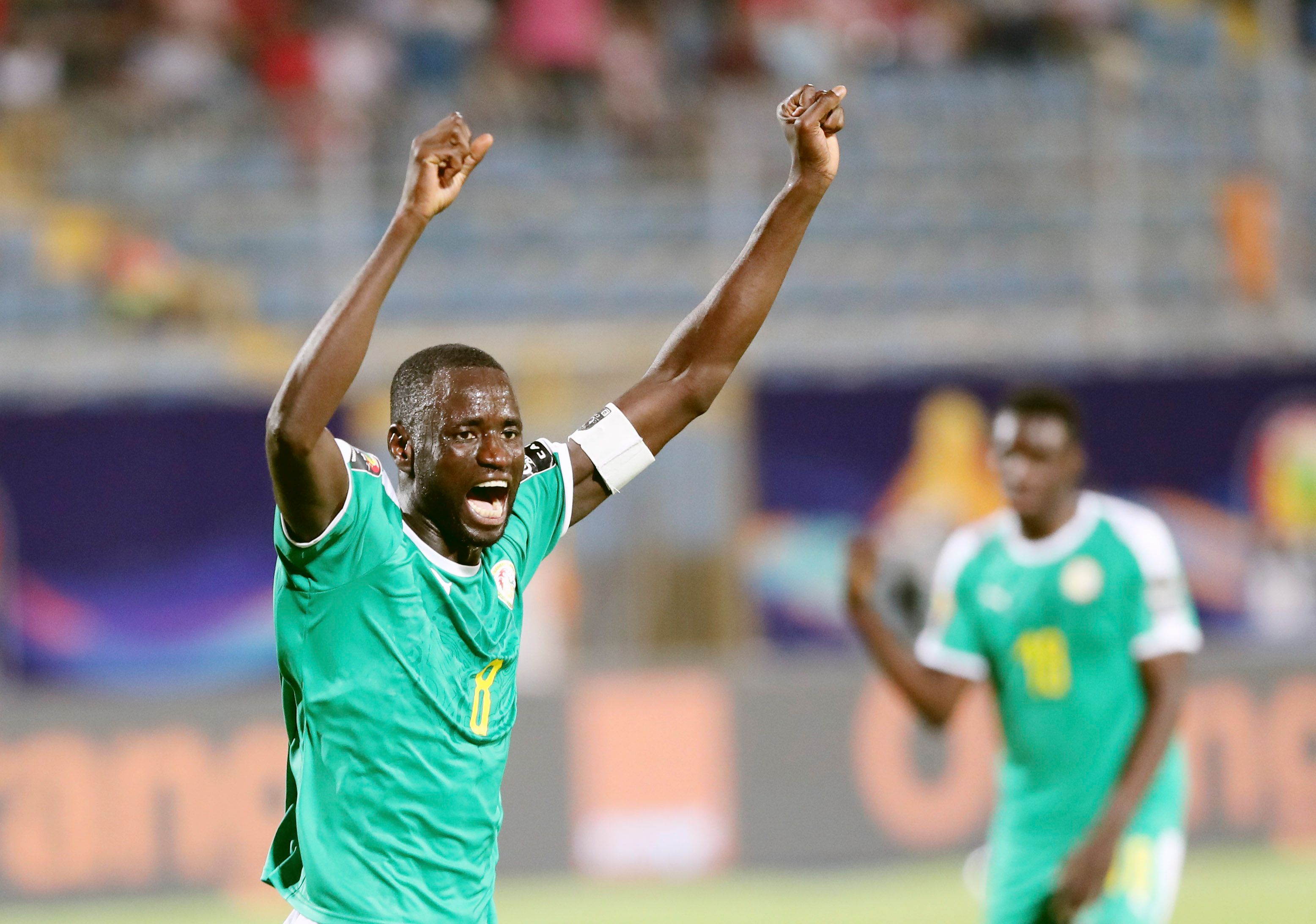 半场：新鹏城1-1成都，安永佳开场闪击，费利佩建功（半场战罢：新鹏城1-1成都，安永佳闪电破门，费利佩扳平比分）