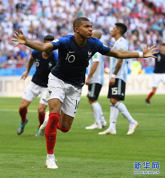 德乙半场：埃布努塔利布点射破门，艾禾斯堡暂1-0明斯特（德乙半场战报：埃布努塔利布点球命中，艾禾斯堡暂以1-0领先明斯特）