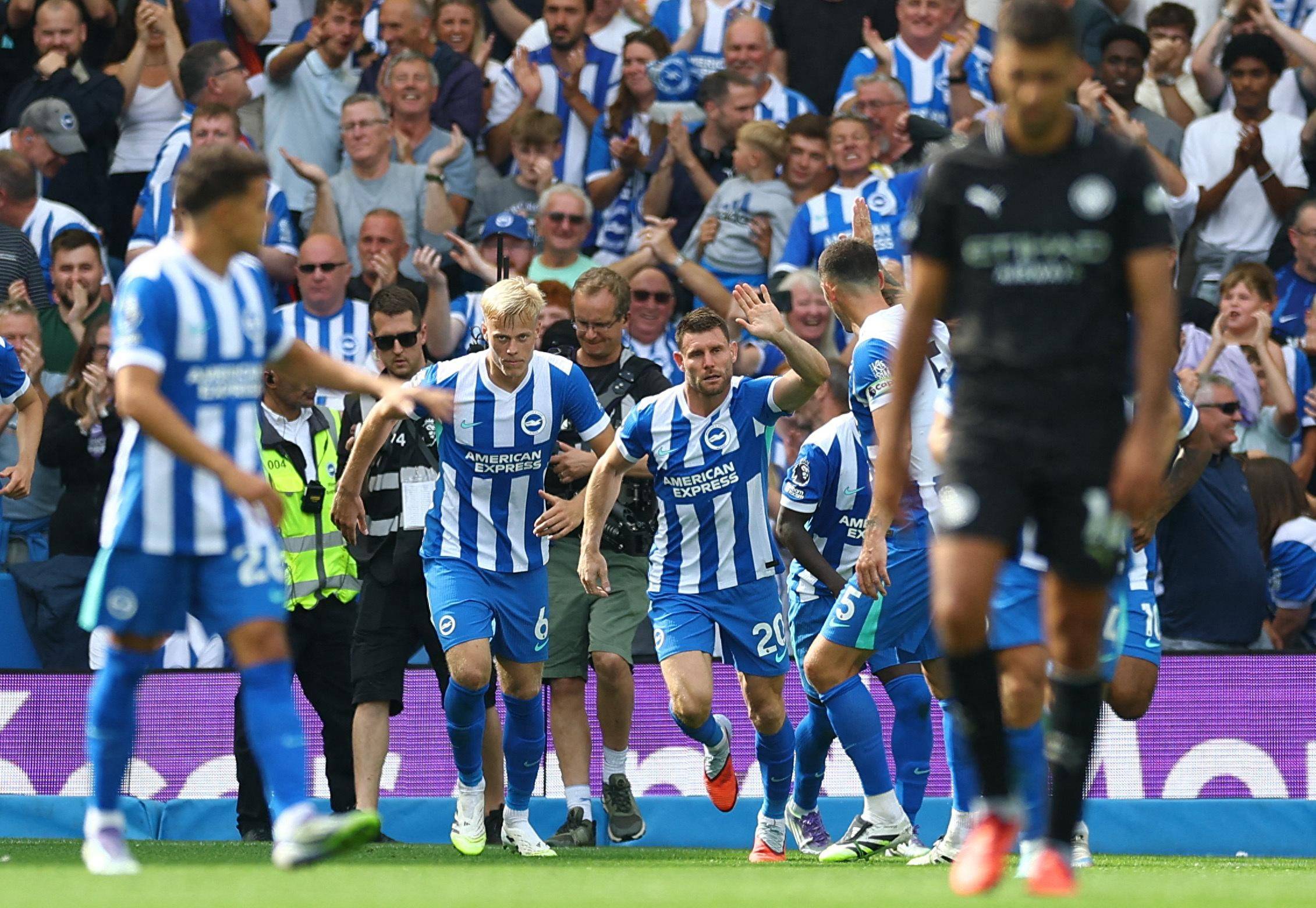 德罗西取热那亚生涯首胜，率队时隔239天再次意甲主场赢球（德罗西首胜热那亚，率队时隔239天再度在意甲主场取胜）