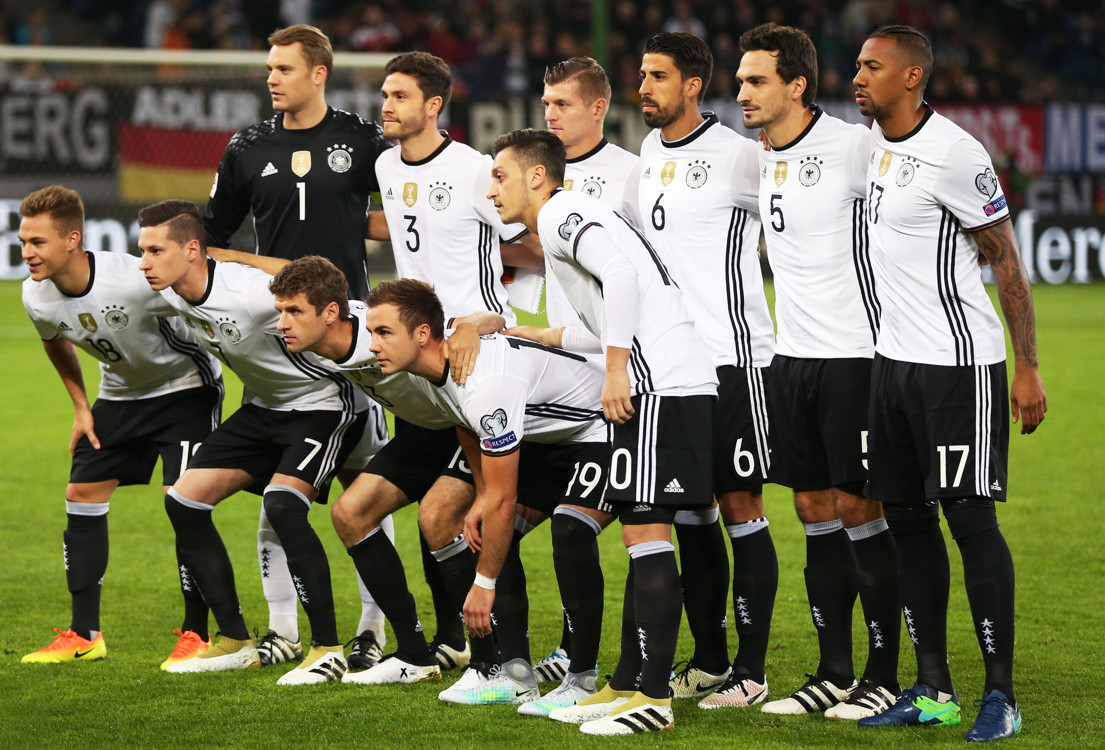 上海U20男足球员：感谢徐根宝指导，81岁高龄还尽力陪伴我们（上海U20男足队员致谢徐根宝：81岁仍尽力相伴我们）