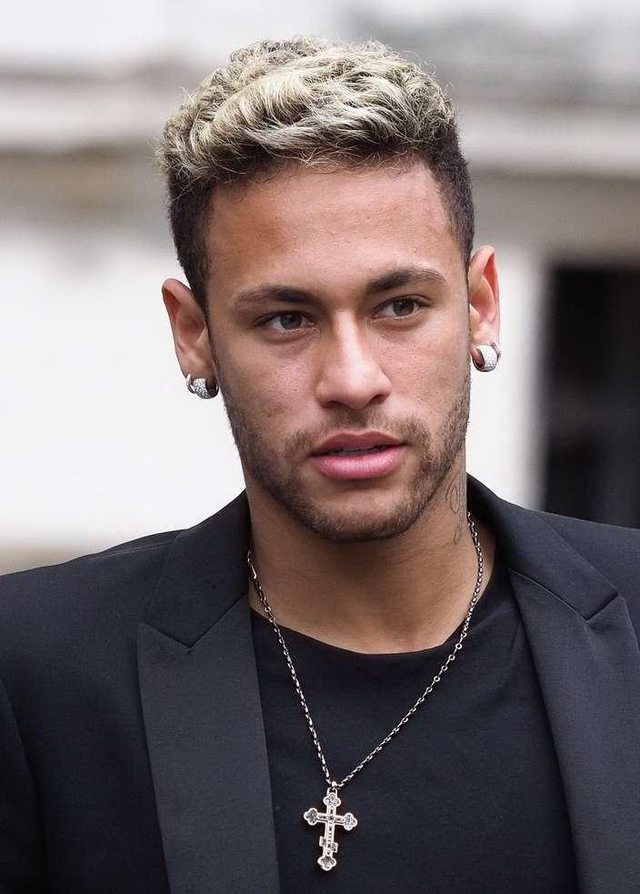 安东尼：孔帕尼夏窗曾给我打电话，但我已与贝蒂斯达成协议（安东尼透露：夏窗曾接孔帕尼来电，但已先与贝蒂斯谈妥）