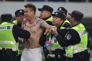 单场8个三分！斯玛特：我相信自己的努力，希望这只是个开始（单场轰进8记三分！斯玛特：相信努力，盼这只是起点）