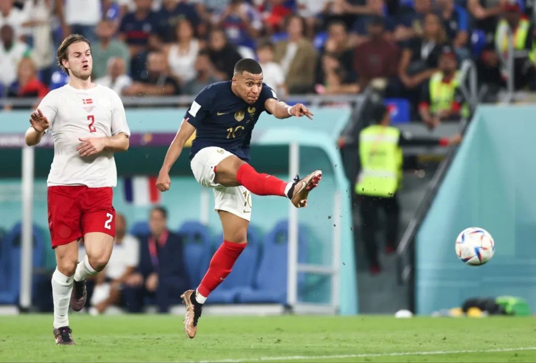 小贝：我希望梅西退役后住在迈阿密，但他说只想住诺坎普附近（贝克汉姆：盼梅西退役后定居迈阿密，但他称只愿住在诺坎普附近）