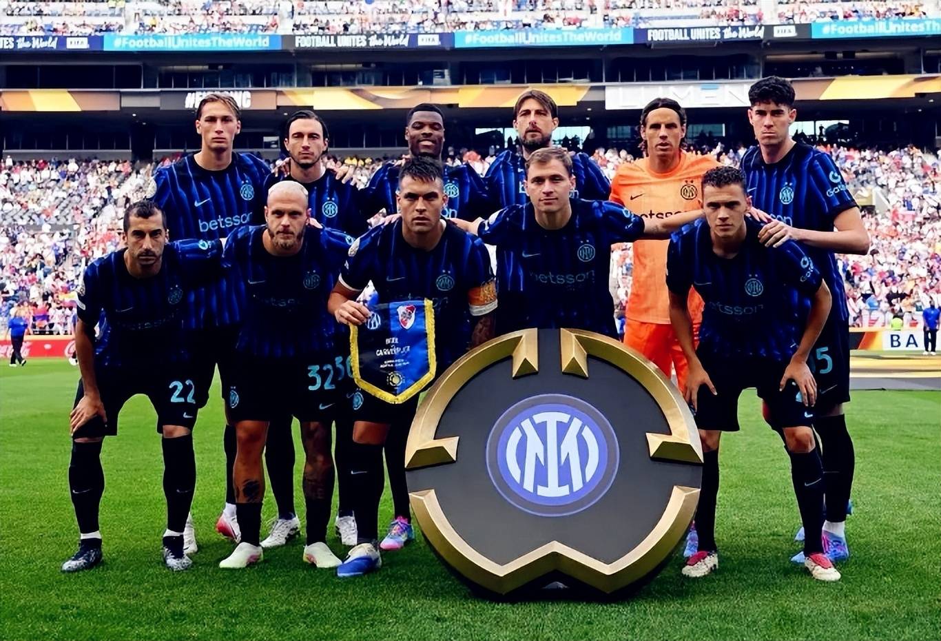 戴维对乌迪内斯的进球被吹越位，但VAR划线似乎存在问题（戴维战乌迪内斯进球被判越位，VAR画线引争议）