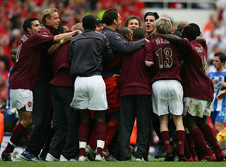 米体：姆希塔良、达米安回归训练，邓弗里斯仍在接受治疗（米体：姆希塔良、达米安已复训，邓弗里斯仍在治疗中）