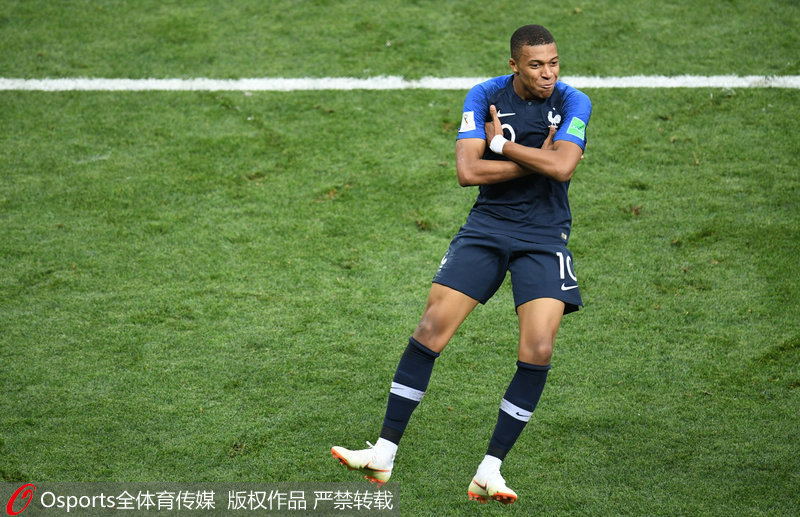 TA：恩德里克租借里昂需首发25场，否则里昂需赔偿皇马（TA：恩德里克外租里昂含25场首发条款，未达标里昂需向皇马赔偿）