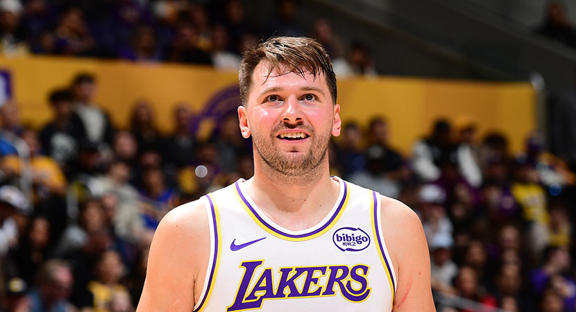 马卡：39岁亚马尔父亲疑似与23岁女友订婚，她仅比亚马尔大5岁（马卡：传39岁亚马尔父亲与23岁女友订婚，女方仅比亚马尔大5岁）