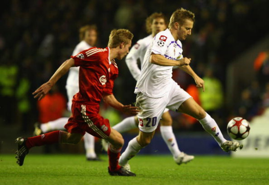 深圳紧咬积分榜前列（深圳紧追积分榜前茅）