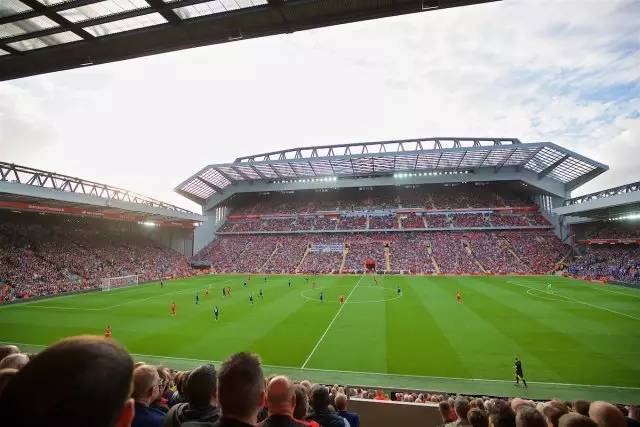 劳塔罗：我不在乎外界批评；有时间我会请全队吃烤肉（劳塔罗：不理会外界批评，有空就请全队吃烧烤）