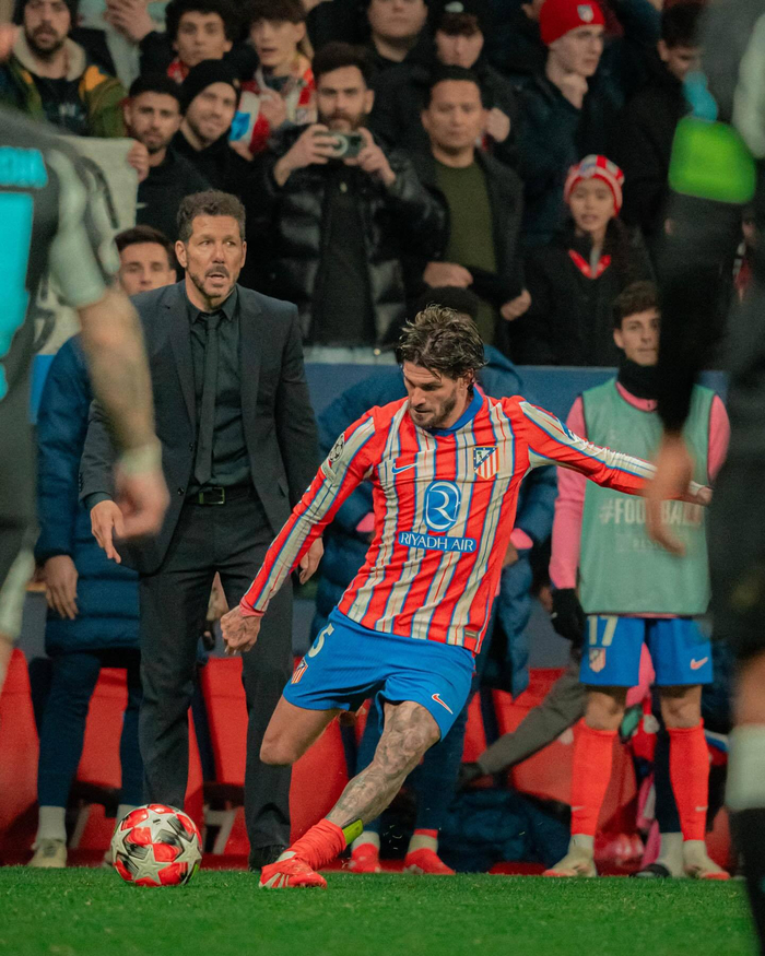 邮报评近5年曼联引援：姆伯莫居首、C罗第4，桑乔垫底