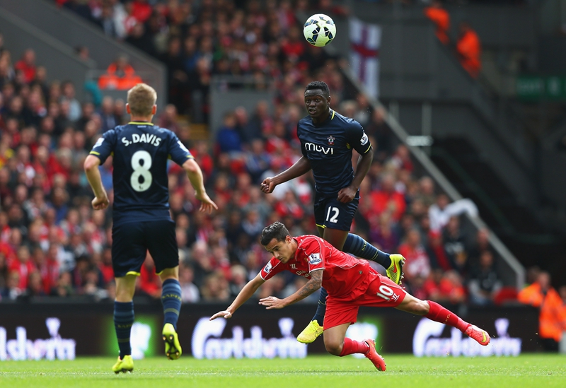 2025赛季，成都蓉城以红焰为刃、热血为甲，在三...（2025赛季，成都蓉城执赤焰为锋、披热血为甲，在三...）