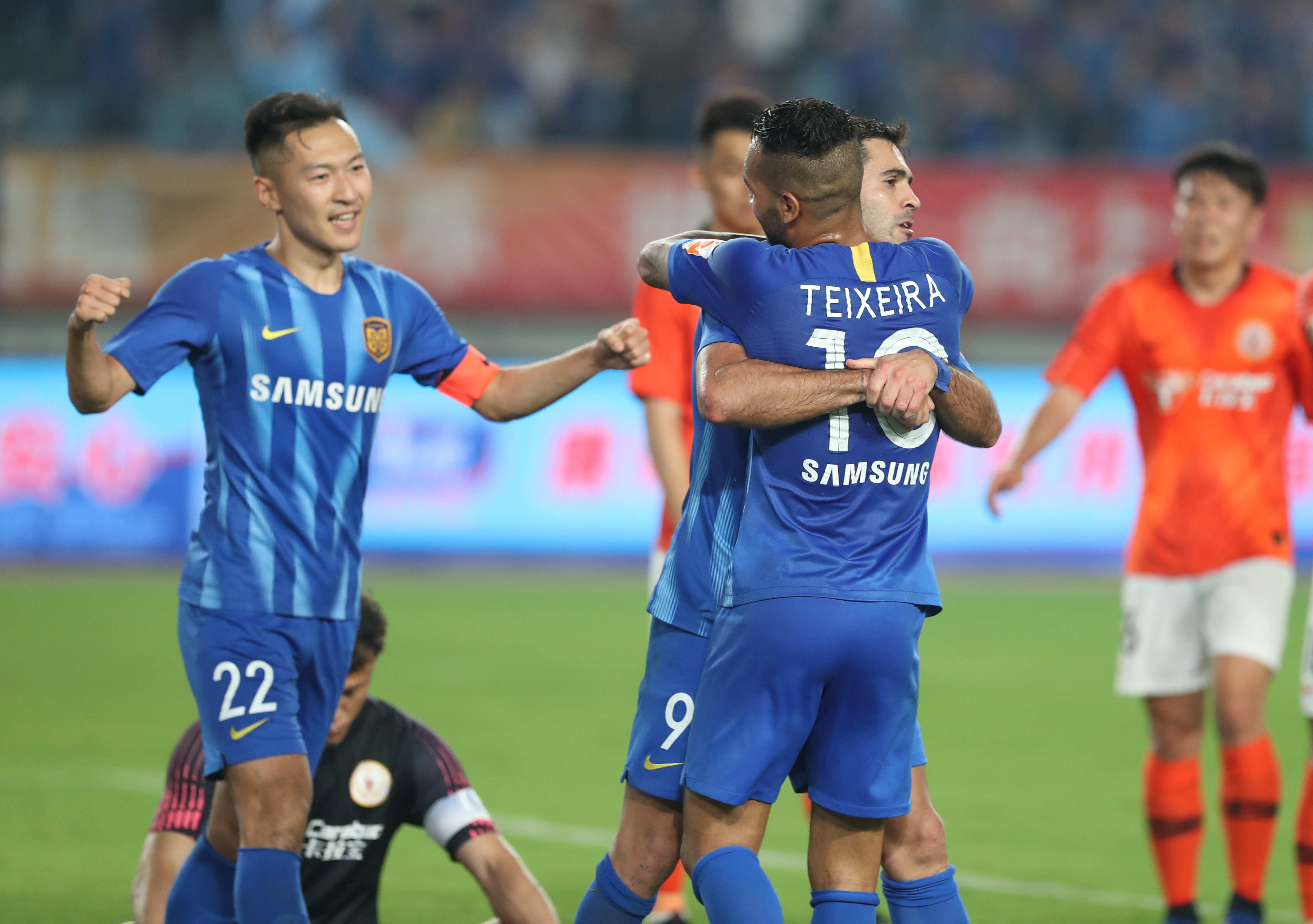 瓜帅赛后的激烈交流？B席：他只是手势夸张，实际没那么严肃（瓜帅赛后沟通被误读？B席：只是动作幅度大，其实没那么严重）