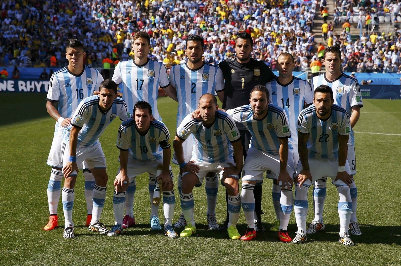 足球装备科技最新发展（足球装备科技前沿动态）