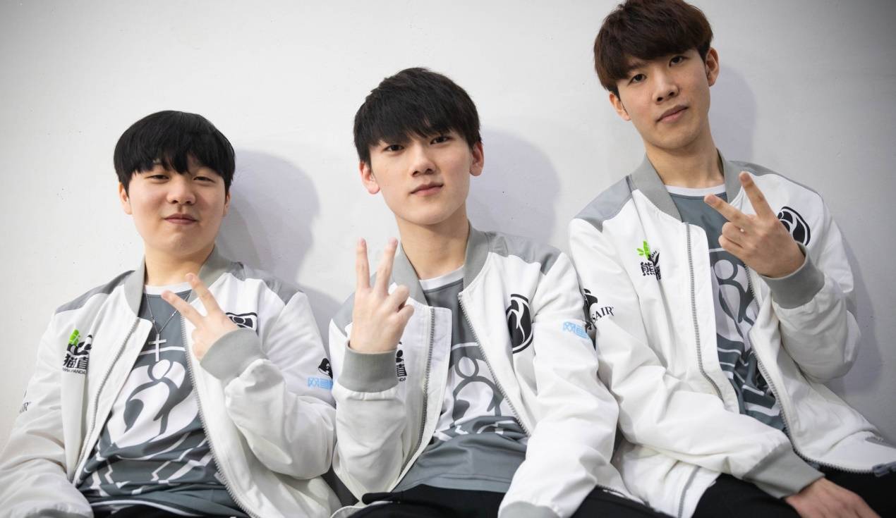 巴列卡诺vs巴塞罗那全场数据：射门数8-22，射正数4-5