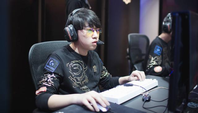 着后来的球 着后来的球